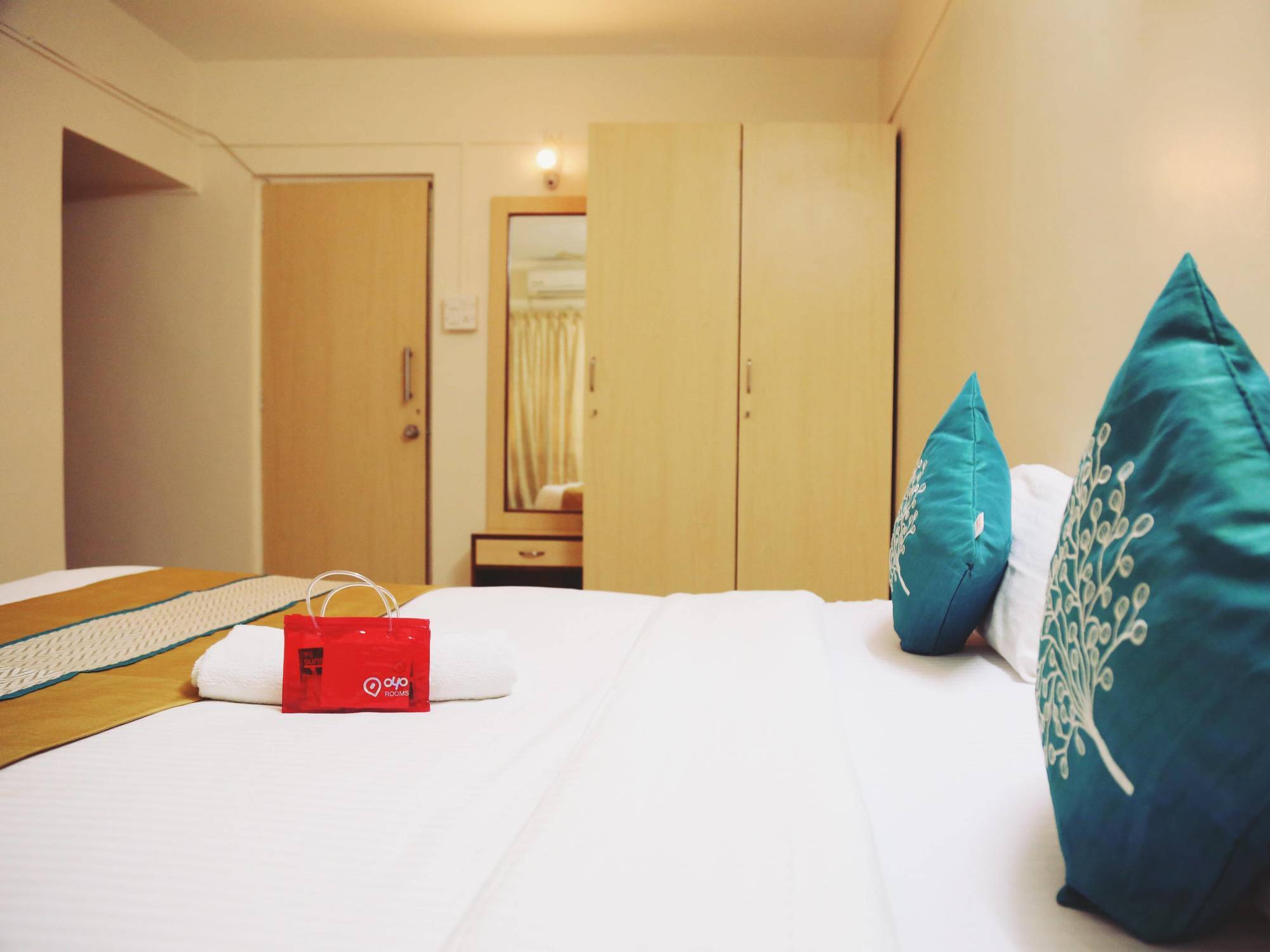 Oyo 946 Royce Studio Apartments Pune Dış mekan fotoğraf